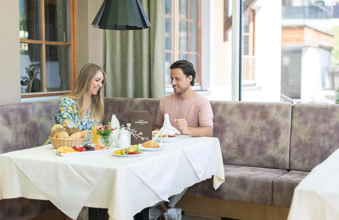 Hotel Leonhard-1